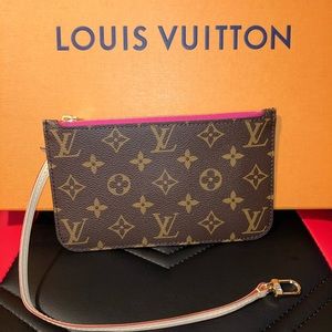 💎 BRAND NEW LOUIS VUITTON POUCH 💎